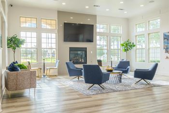 Resident lounge with hdtv entertainment
